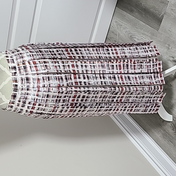 💎 HOST PICK 💎 Burberry 100% Silk Skirt (NWT) - Picture 4 of 5